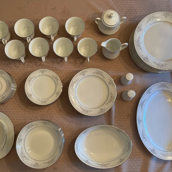 China set of 8 - Picture 3 of 11